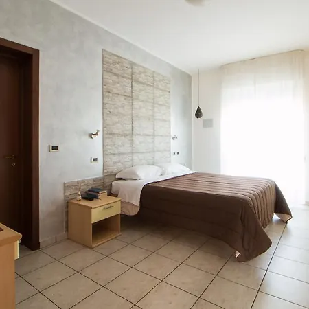 Hotel Villa Cesare B&B فندق